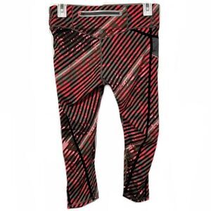 Athleta Patterned Cropped Activewear Leggings